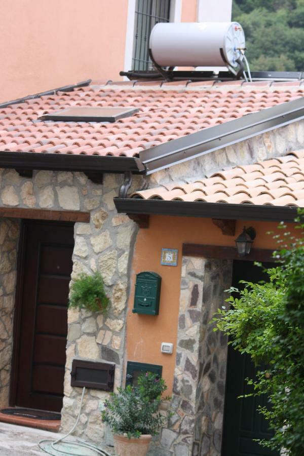 La Casetta Di Elena Lamezia Terme Buitenkant foto