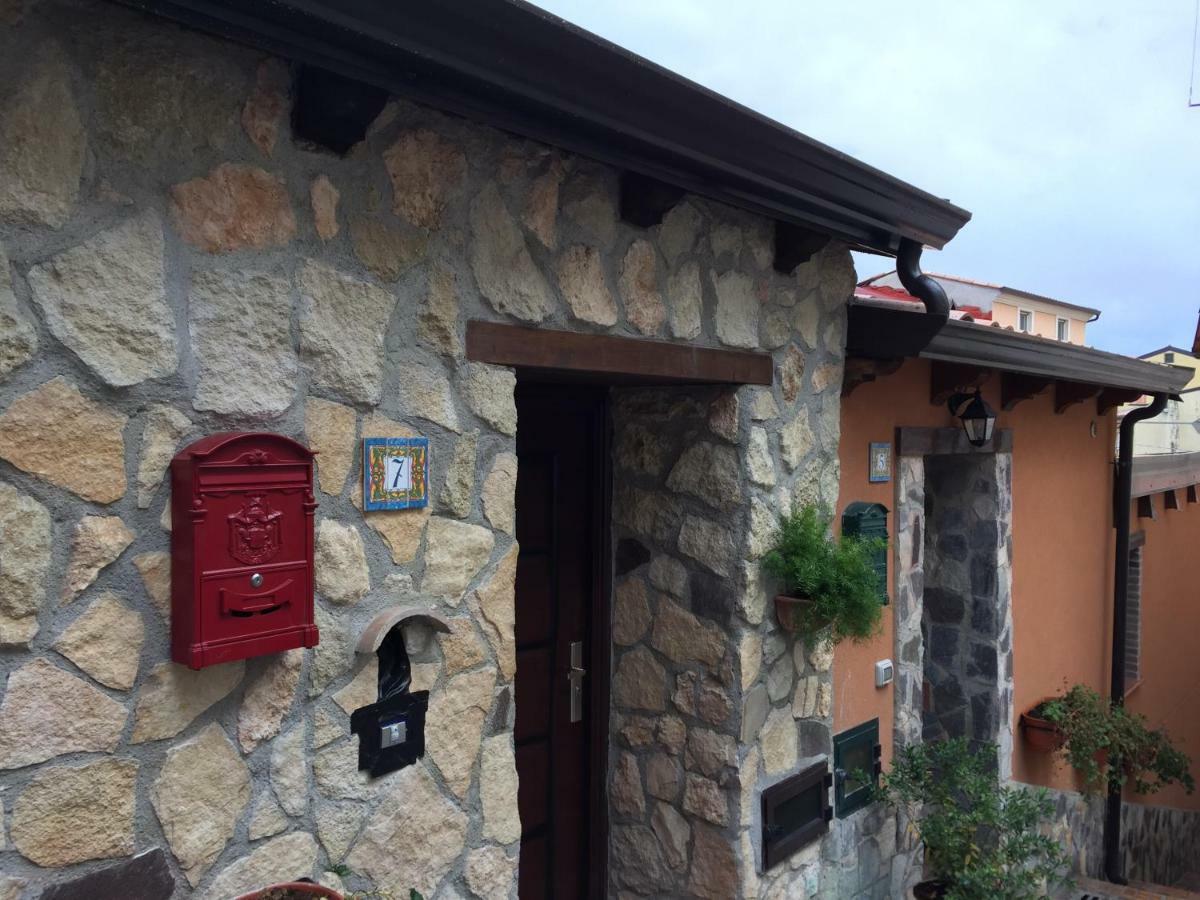 La Casetta Di Elena Lamezia Terme Buitenkant foto